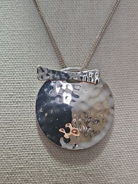 ALM Soho Silver and Hammered Disc Necklace With Unique Crossbar Attachment